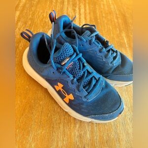 Under Armour Kids Sneakers in Blue and Orange
